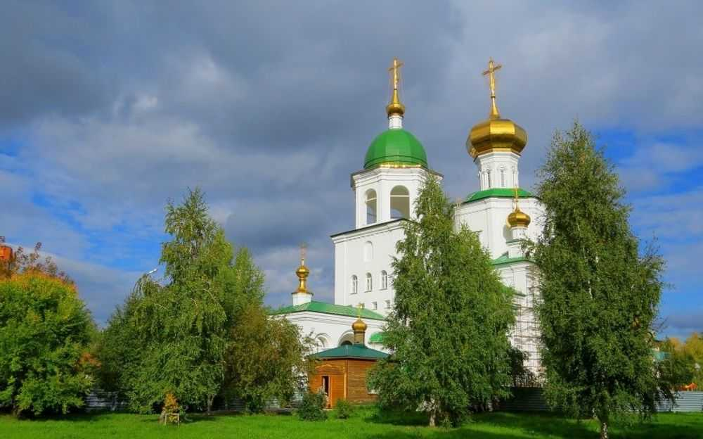 Храм на широтной в тюмени расписание. Храм Благовещения Пресвятой Богородицы (Тюмень). Церковь Благовещения Пресвятой Богородицы Смоленск. Храм Покрова Пресвятой Богородицы Тюмень. Рам в честь Благовещенья Пресвятой Богородицы.